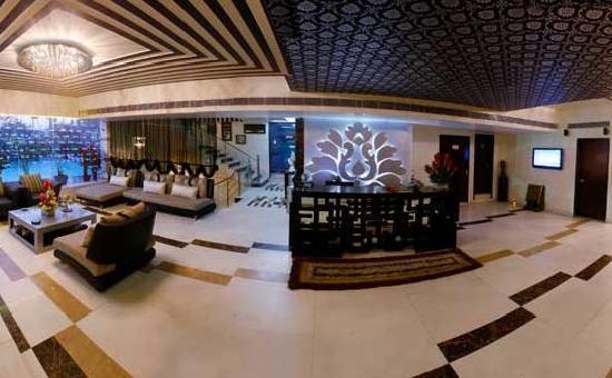 The Grand Hotel Bizzotel Gurgaon Esterno foto